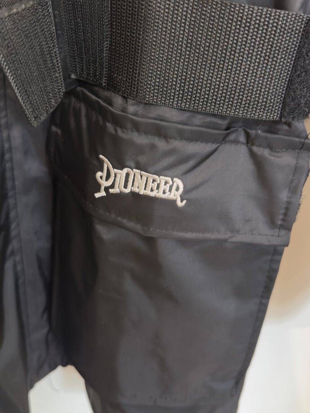 MEN'S MEDIUM PIONEER RAIN JACKET. HEAVY DUTY AND VENTILATED - Picture 5 of 7